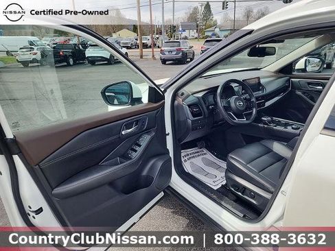 Certified 2023 Nissan Rogue SL image 10