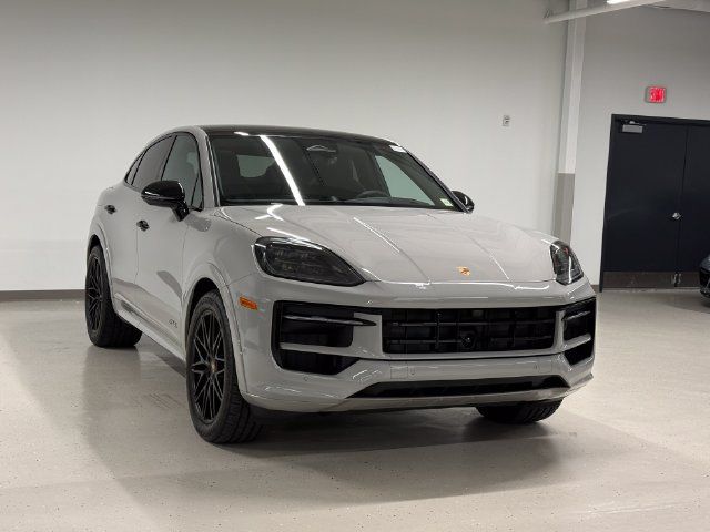 Certified 2026 Porsche Cayenne GTS AWD/4WD image 11