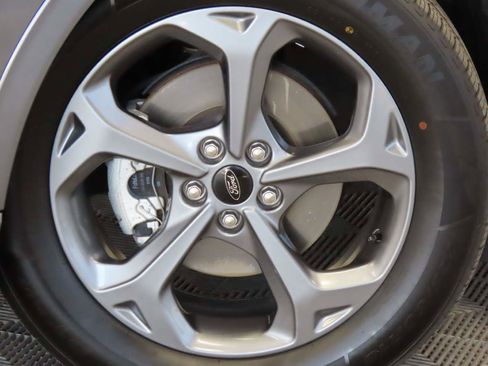 Used 2024 Ford Escape ST-Line w/ Cold Weather Package FWD image 7
