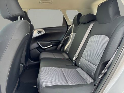 Used 2023 Kia Soul LX w/ LX Technology Package image 12