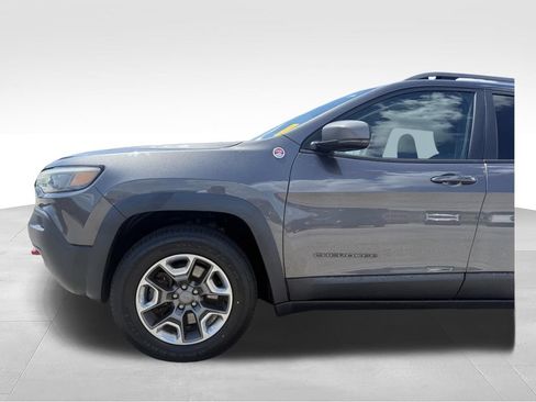 Used 2019 Jeep Cherokee Trailhawk w/ Cold Weather Group AWD/4WD image 21