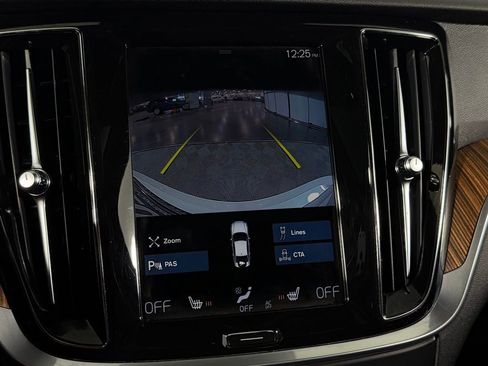 Used 2022 Volvo S60 B5 Momentum image 19