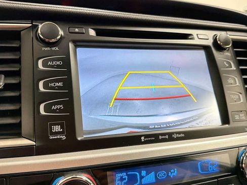 Certified 2018 Toyota Highlander Limited AWD/4WD image 19