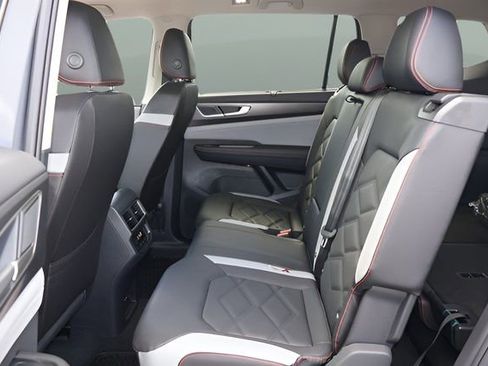 New 2026 Volkswagen Atlas Peak Edition AWD/4WD image 13