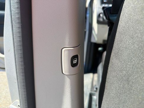 Used 2015 Dodge Grand Caravan SXT FWD image 25