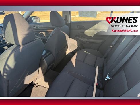 Used 2025 Nissan Altima 2.5 SV image 6