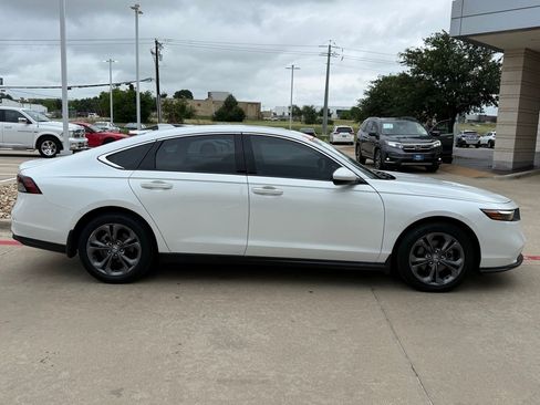 Used 2023 Honda Accord EX image 6
