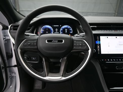 New 2026 Jeep Grand Cherokee Limited image 7