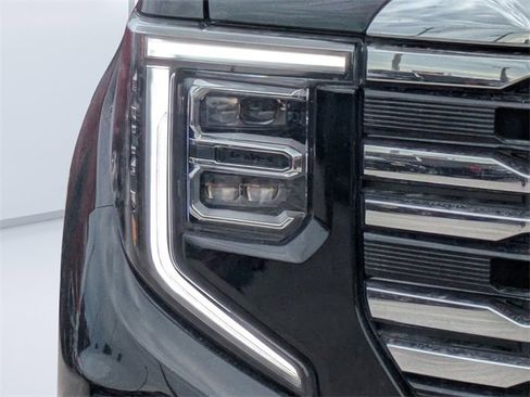 Used 2025 GMC Sierra 1500 SLT w/ SLT Premium Plus Package image 8