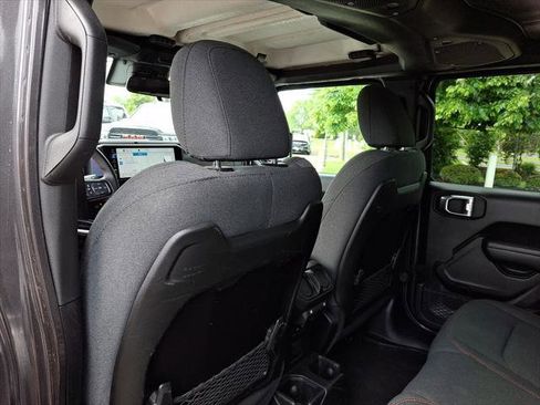 Certified 2024 Jeep Wrangler Unlimited Rubicon AWD/4WD image 21