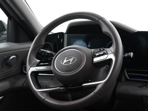 Used 2025 Hyundai Elantra SEL FWD image 14