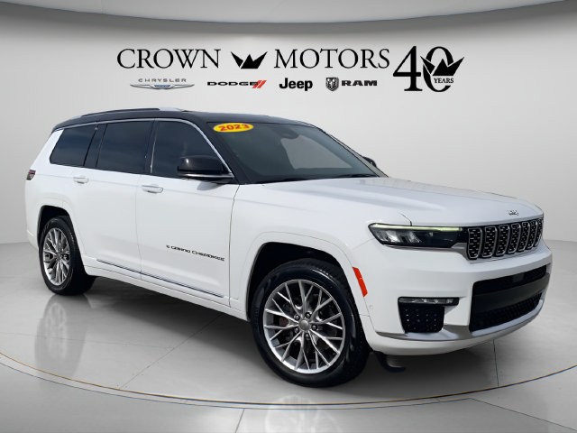 Used 2023 Jeep Grand Cherokee L Summit w/ Advanced Protech Group IV AWD/4WD image 3