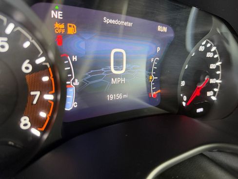 Used 2025 Jeep Compass Trailhawk image 39