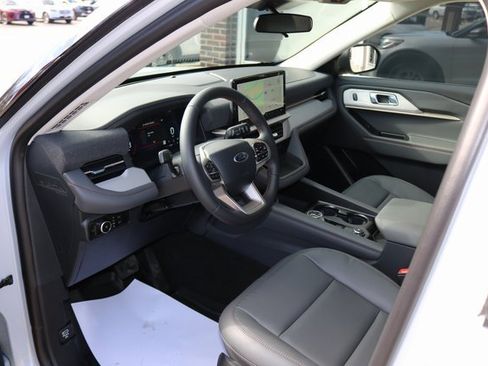 New 2026 Ford Explorer Active w/ Active Comfort Package image 15