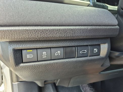 Used 2025 Toyota Camry LE FWD image 34