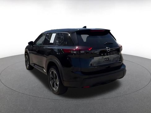 Used 2025 Nissan Rogue SV AWD/4WD image 11