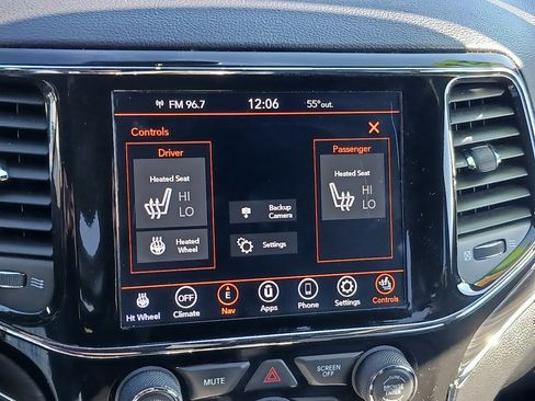 Used 2021 Jeep Grand Cherokee Limited image 34