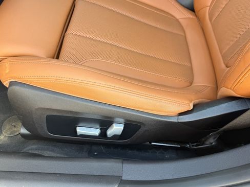 Used 2023 BMW 330i Sedan RWD image 13