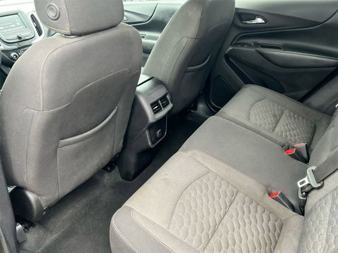 Used 2018 Chevrolet Equinox LT image 18