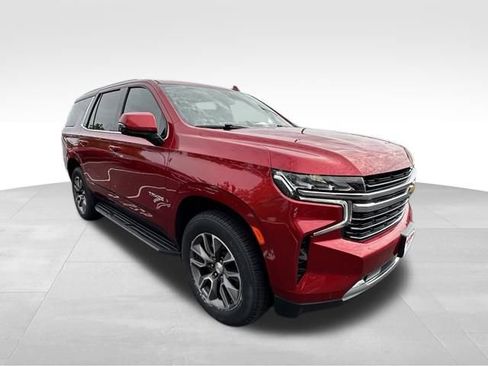 Used 2022 Chevrolet Tahoe LT w/ Luxury Package AWD/4WD image 11