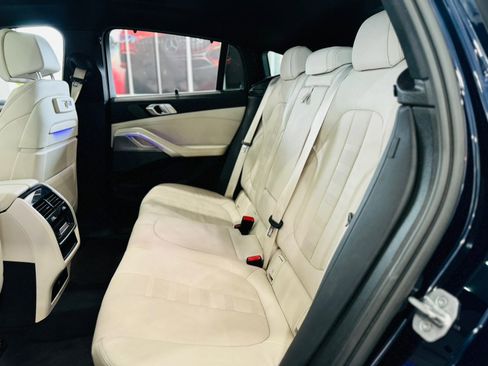 Used 2022 BMW X6 M50i w/ Executive Package image 17