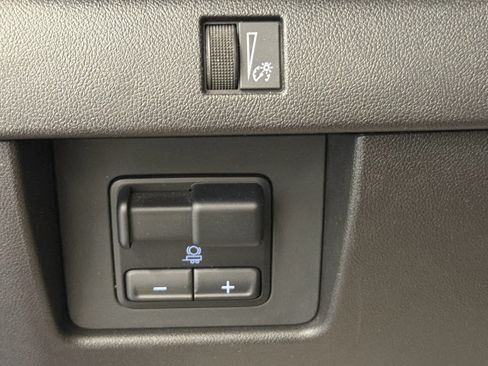 Used 2023 Chevrolet Colorado LT w/ LT Convenience Package II AWD/4WD image 44