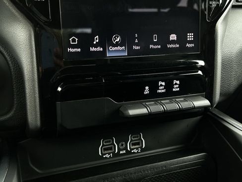 Used 2025 RAM 1500 Laramie AWD/4WD image 22