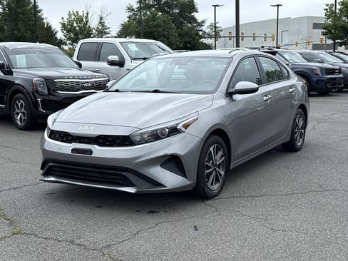 Used 2023 Kia Forte LXS FWD image 5