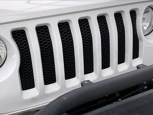 Used 2019 Jeep Wrangler Sport image 29