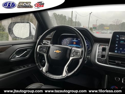 Used 2023 Chevrolet Suburban Premier AWD/4WD image 17
