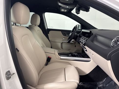 Certified 2025 Mercedes-Benz GLA 250 4MATIC image 13