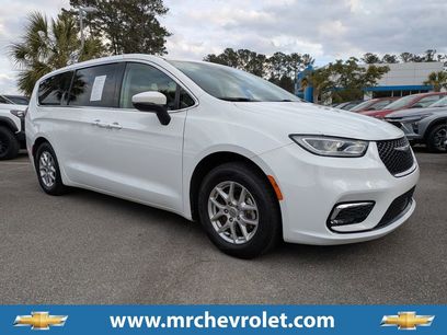 Used 2023 Chrysler Pacifica Touring-L