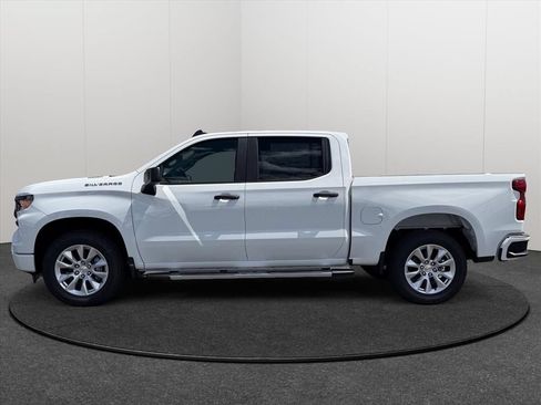 New 2026 Chevrolet Silverado 1500 Custom RWD image 2