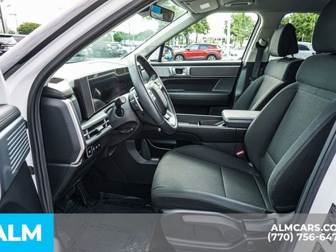 Used 2025 Hyundai Santa Fe SE FWD image 20