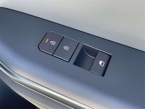 New 2025 Kia K4 LXS image 13