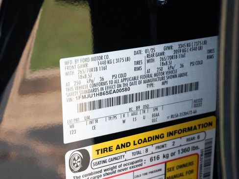 Used 2025 Ford Expedition Active RWD image 37