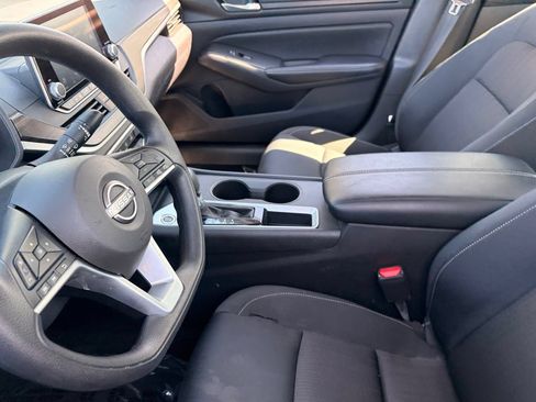 Certified 2025 Nissan Altima 2.5 SV FWD image 19