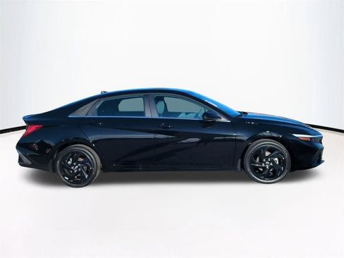 New 2026 Hyundai Elantra SEL Sport image 4