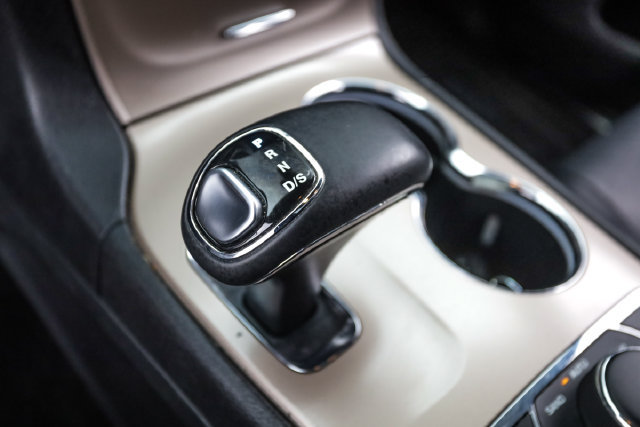 Used 2015 Jeep Grand Cherokee Limited AWD/4WD image 41