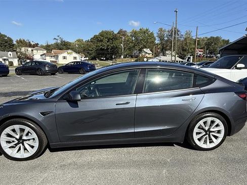 Used 2022 Tesla Model 3 Long Range image 2
