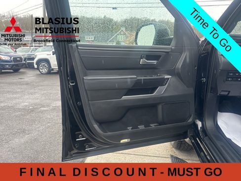 Used 2024 Toyota Tundra Platinum AWD/4WD image 18