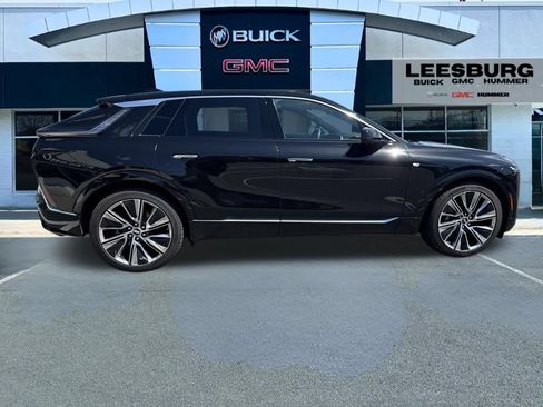 Used 2026 Cadillac Lyriq Signature Luxury w/ Nappa Leather Package AWD/4WD image 7