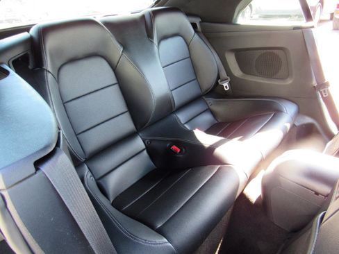 Used 2016 Ford Mustang Premium image 44