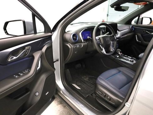 Used 2025 Chevrolet Blazer RS w/ Driver Confidence II Package image 9