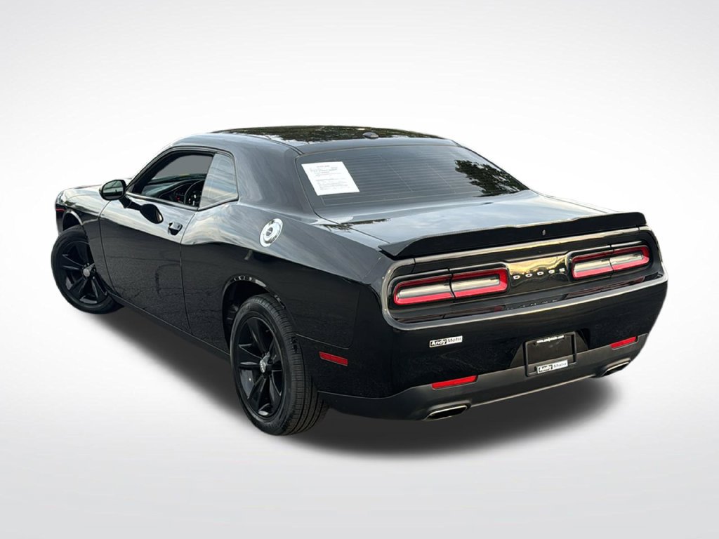 Used 2018 Dodge Challenger SXT RWD image 5