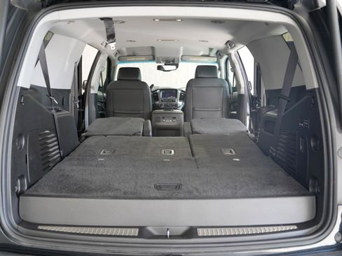 Used 2019 Chevrolet Tahoe LT w/ Luxury Package AWD/4WD image 40