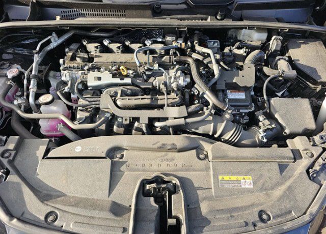 Used 2025 Toyota Prius LE FWD image 6