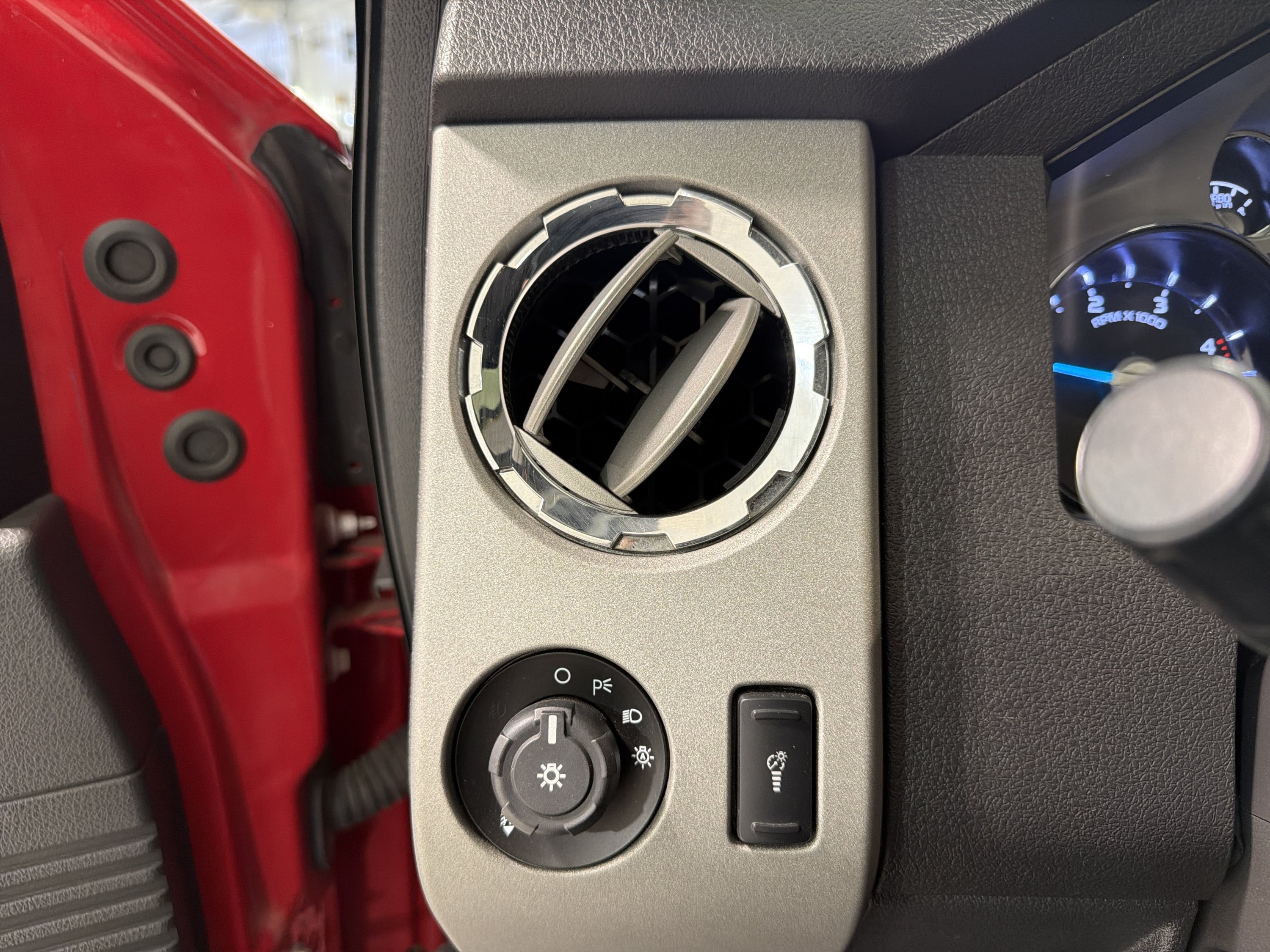 Used 2014 Ford F250 Lariat w/ Lariat Ultimate Package AWD/4WD image 19