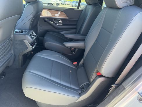 New 2025 Mercedes-Benz GLS 450 4MATIC image 32
