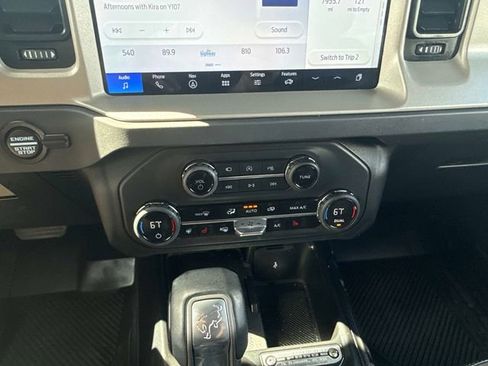 Used 2025 Ford Bronco Outer Banks AWD/4WD image 18